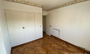 Venta de departamento de 3 ambientes con baulera en Quilmes