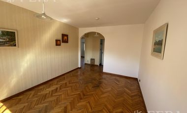 Venta de departamento de 3 ambientes con baulera en Quilmes