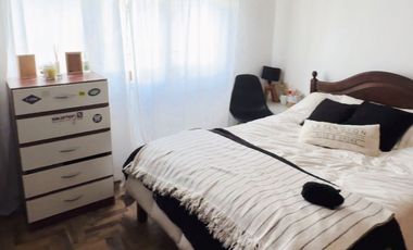 Casa en venta de 3 ambientes a metros de la Gruta de Lourdes.