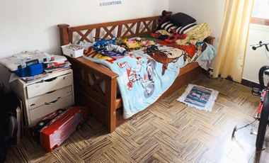 Casa en venta de 3 ambientes a metros de la Gruta de Lourdes.