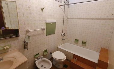 Propiedad Cuatro ambientes cercano a Bernal centro