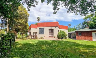 Casa en venta - 3 Dormitorios 3 Baños - 730Mts2 - Pilar