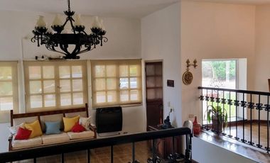Casa en venta - 3 Dormitorios 3 Baños - 730Mts2 - Pilar