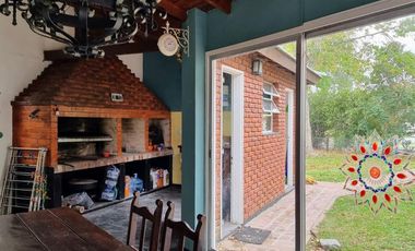 Casa en venta - 3 Dormitorios 3 Baños - 730Mts2 - Pilar