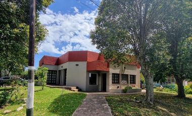 Casa en venta - 3 Dormitorios 3 Baños - 730Mts2 - Pilar