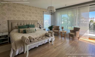 CASA EN VENTA 6 AMBIENTES - BARRIO NUEVO QUILMES CON SALIDA AL CANAL