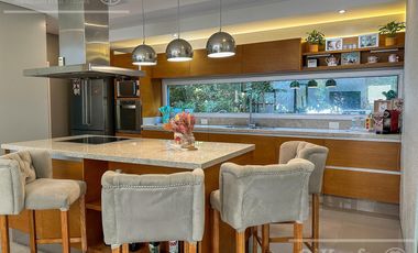 CASA EN VENTA 6 AMBIENTES - BARRIO NUEVO QUILMES CON SALIDA AL CANAL