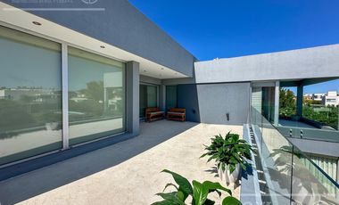 CASA EN VENTA 6 AMBIENTES - BARRIO NUEVO QUILMES CON SALIDA AL CANAL