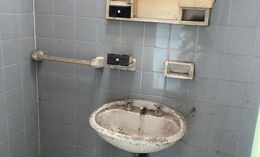 VENTA CASA CON LOCAL COMERCIAL EN TORTUGUITAS