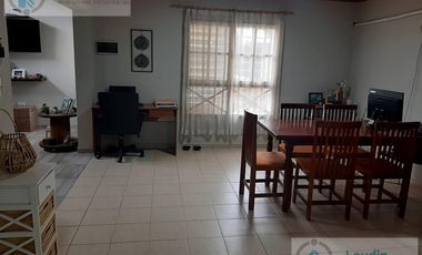 Se vende casa en  Barrio Itaembe Mini