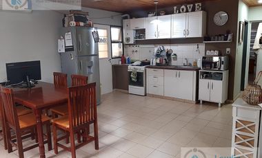 Se vende casa en  Barrio Itaembe Mini