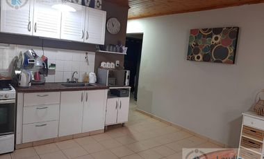 Se vende casa en  Barrio Itaembe Mini