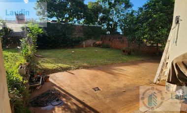 Se vende casa en  Barrio Itaembe Mini