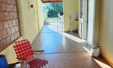 Se vende casa en  Barrio Itaembe Mini