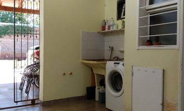 Se vende casa en  Barrio Itaembe Mini