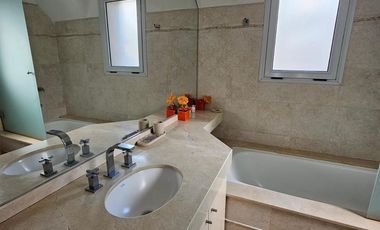 Casa en venta / Alquiler