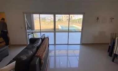 Casa en venta - 3 Dormitorios 3 Baños - Cochera - 680Mts2 - Canning