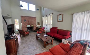 Casa racionalista en venta en Country del Banco Provincia, Francisco Alvarez