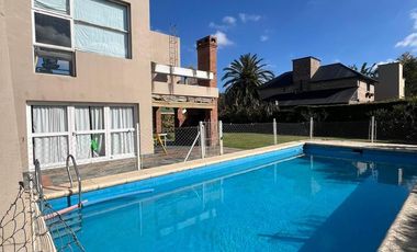 Casa racionalista en venta en Country del Banco Provincia, Francisco Alvarez
