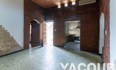 PH en venta - 3 Dormitorios 1 Baño - Cochera - 206Mts2 - Parque Avellaneda