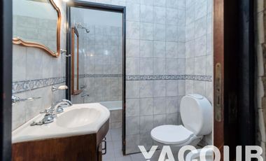 PH en venta - 3 Dormitorios 1 Baño - Cochera - 206Mts2 - Parque Avellaneda