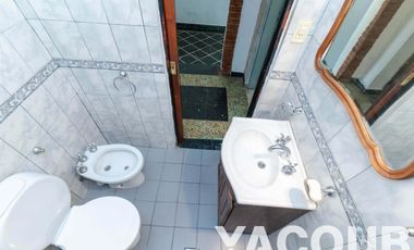 PH en venta - 3 Dormitorios 1 Baño - Cochera - 206Mts2 - Parque Avellaneda