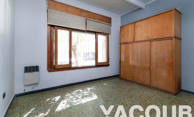 PH en venta - 3 Dormitorios 1 Baño - Cochera - 206Mts2 - Parque Avellaneda