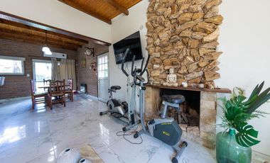 Casa en  Famatina 1200