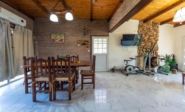 Casa en  Famatina 1200