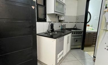 PH en venta de 2 ambientes con patio - Wilde