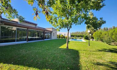 Casa en Venta Fincas del Alba Canning - impresionante !