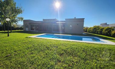 Casa en Venta Fincas del Alba Canning - impresionante !