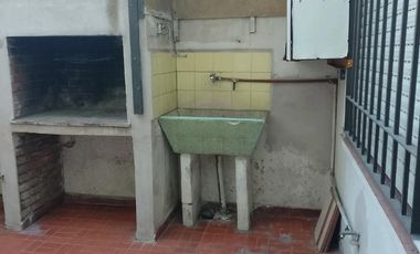PH en venta - 4 Dormitorios 2 Baños - Cochera - 150Mts2 - Morón