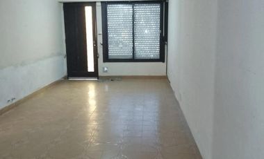 PH en venta - 4 Dormitorios 2 Baños - Cochera - 150Mts2 - Morón