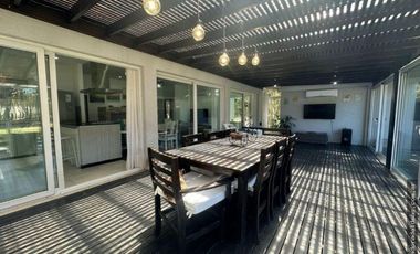 CASA VILLA ROBLES - PARTIDO DE LA COSTA