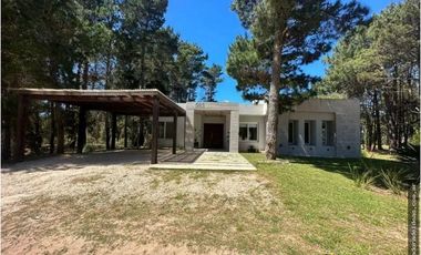CASA VILLA ROBLES - PARTIDO DE LA COSTA