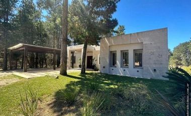 CASA VILLA ROBLES - PARTIDO DE LA COSTA