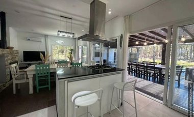 CASA VILLA ROBLES - PARTIDO DE LA COSTA