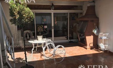Venta inmueble:  local galpón dos departamentos  Wilde 23959