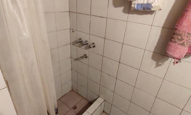 Venta casa de 8 ambientes con patio en Wilde