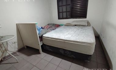 Venta casa de 8 ambientes con patio en Wilde