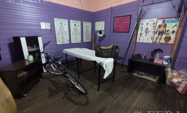 Venta casa de 8 ambientes con patio en Wilde