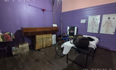 Venta casa de 8 ambientes con patio en Wilde
