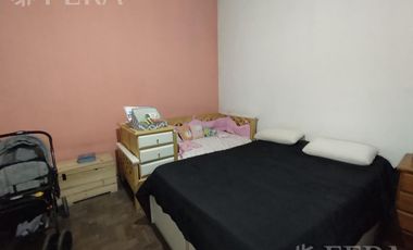 Venta casa de 8 ambientes con patio en Wilde
