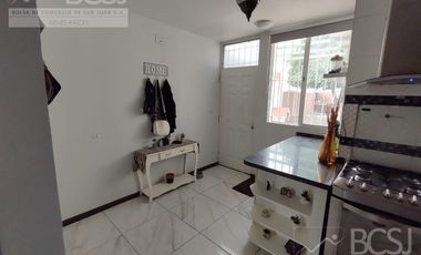 Casa en venta en Capital Bª Los Paraisos