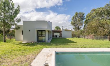 Casa , Venta , Costa Esmeralda , Barrio Ecuestre , lote 150