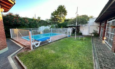 Casa en  zona residencial de Lujan