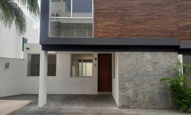 CASA EN RENTA DENTRO DE COTO MAGMA, COLLI URBANO