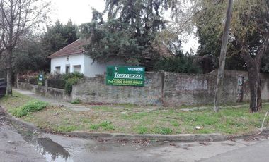 CASA EN VENTA CON 4 LOTES APTA CREDITO