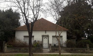 CASA EN VENTA CON 4 LOTES APTA CREDITO